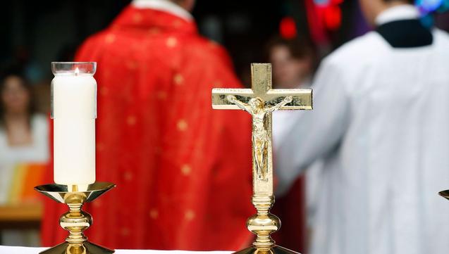 La morale catholique favorise-t-elle les violences sexuelles ?