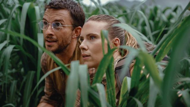 JURASSIC WORLD REBIRTH, from left: Jonathan Bailey, Scarlett Johansson, 2025. © Universal Pictures /Courtesy Everett Collection